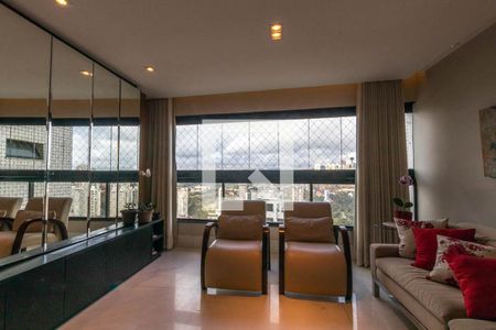 Apartamento à venda com 134m², 4 quartos e 3 vagas Apartamento à venda com 134m², 4 quartos e 3 vagasSala