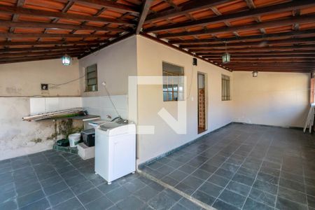 Casa à venda com 360m², 2 quartos e 4 vagasÁrea de Serviço