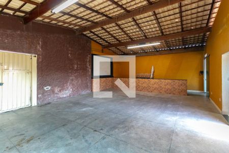 Casa à venda com 360m², 2 quartos e 4 vagasGaragem
