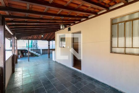 Casa à venda com 360m², 2 quartos e 4 vagasÁrea de Serviço