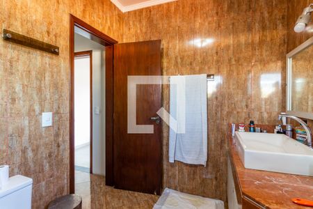 Casa à venda com 280m², 3 quartos e 4 vagasBanheiro Quarto 2 