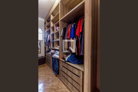 Casa à venda com 280m², 3 quartos e 4 vagasCloset Quarto 2 