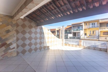 Casa à venda com 253m², 2 quartos e 2 vagas Casa à venda com 253m², 2 quartos e 2 vagasVaranda quarto 2