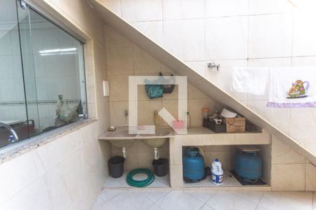 Casa à venda com 253m², 2 quartos e 2 vagas Casa à venda com 253m², 2 quartos e 2 vagasÁrea de serviço