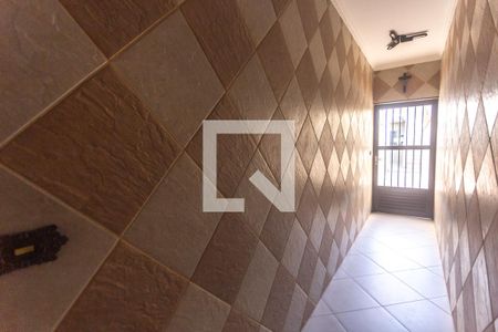 Casa à venda com 253m², 2 quartos e 2 vagas Casa à venda com 253m², 2 quartos e 2 vagasQuintal