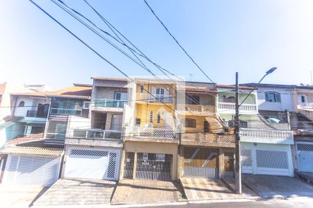 Casa à venda com 253m², 2 quartos e 2 vagas Casa à venda com 253m², 2 quartos e 2 vagasVista varanda quarto 2