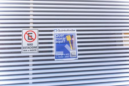 Casa à venda com 253m², 2 quartos e 2 vagas Casa à venda com 253m², 2 quartos e 2 vagasFachada