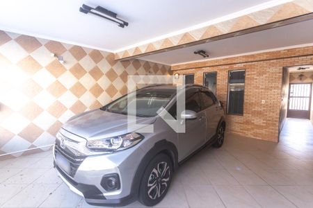 Casa à venda com 253m², 2 quartos e 2 vagas Casa à venda com 253m², 2 quartos e 2 vagasGaragem