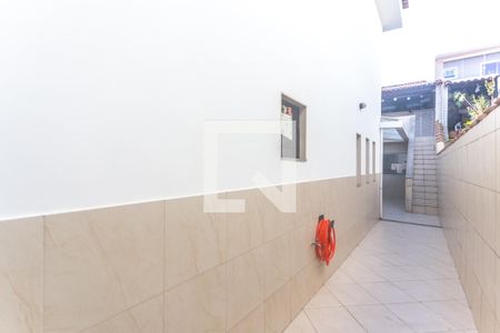 Casa à venda com 253m², 2 quartos e 2 vagas Casa à venda com 253m², 2 quartos e 2 vagasQuintal