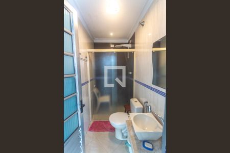 Casa à venda com 253m², 2 quartos e 2 vagas Casa à venda com 253m², 2 quartos e 2 vagasBanheiro de serviço