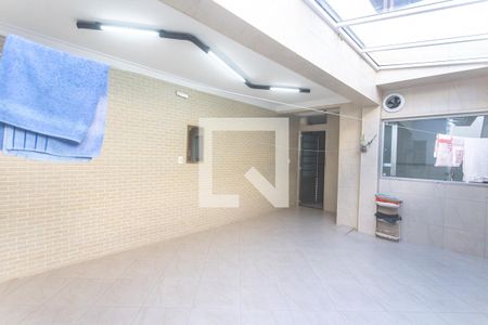 Casa à venda com 253m², 2 quartos e 2 vagas Casa à venda com 253m², 2 quartos e 2 vagasÁrea de serviço