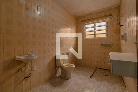 Casa à venda com 600m², 3 quartos e 3 vagas Casa à venda com 600m², 3 quartos e 3 vagasBanheiro