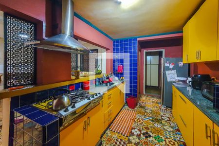 Casa à venda com 220m², 3 quartos e 2 vagascozinha