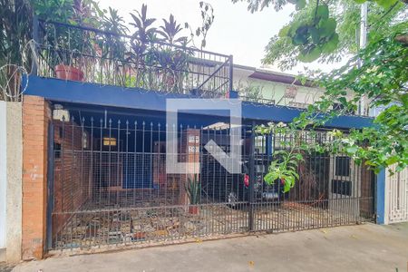 Casa à venda com 220m², 3 quartos e 2 vagasFachada