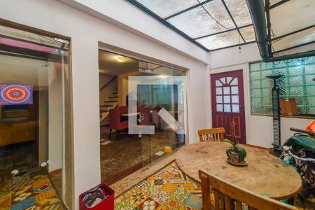 Casa à venda com 220m², 3 quartos e 2 vagasvaranda