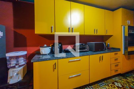 Casa à venda com 220m², 3 quartos e 2 vagascozinha