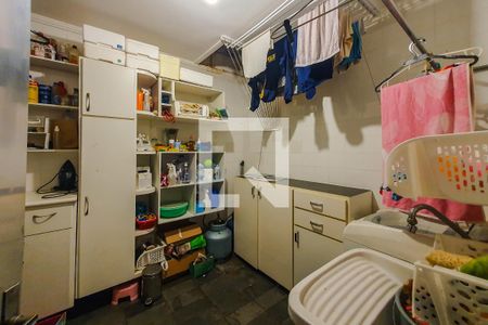 Casa à venda com 220m², 3 quartos e 2 vagasÁrea de Serviço