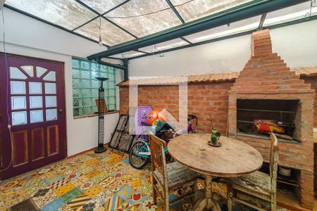 Casa à venda com 220m², 3 quartos e 2 vagasvaranda churrasqueira