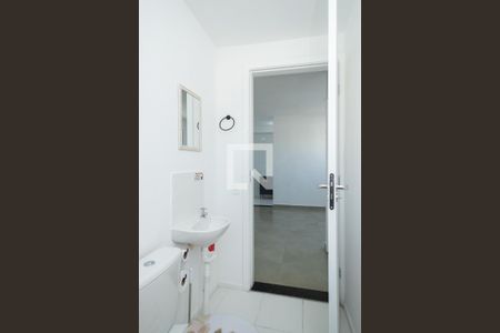 Banheiro  de apartamento para alugar com 2 quartos, 42m² em Jardim São Savério, São Paulo