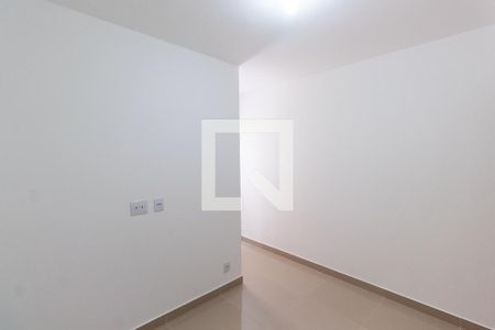 Quarto Suíte 1 de casa para alugar com 2 quartos, 80m² em Jardim Fernandes, São Paulo