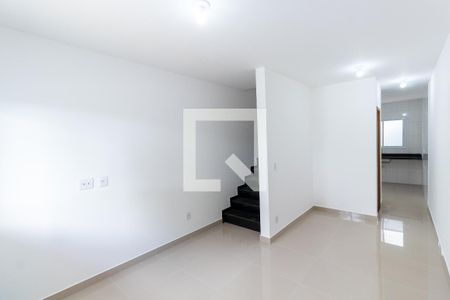 Sala de casa para alugar com 2 quartos, 80m² em Jardim Fernandes, São Paulo
