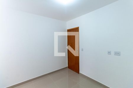 Quarto Suíte 1 de casa para alugar com 2 quartos, 80m² em Jardim Fernandes, São Paulo