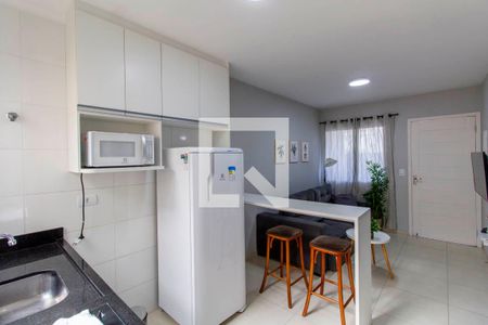 Sala e Cozinha Integrada  de apartamento para alugar com 2 quartos, 42m² em Vila Guilhermina, São Paulo