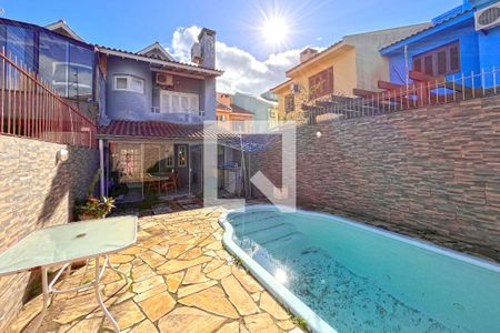 Casa à venda com 267m², 3 quartos e 3 vagasPiscina