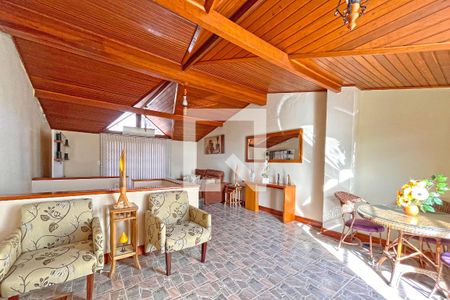 Casa à venda com 267m², 3 quartos e 3 vagasSala íntima