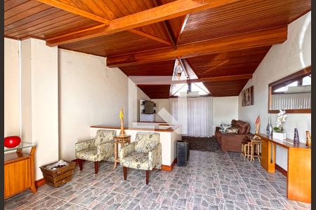 Casa à venda com 267m², 3 quartos e 3 vagasSala íntima