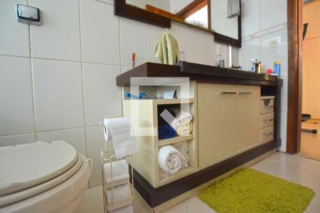 Casa à venda com 267m², 3 quartos e 3 vagasBanheiro da Suíte