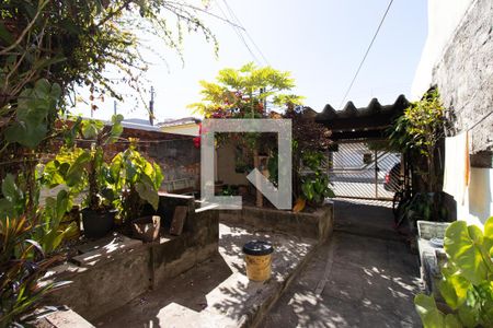 Casa à venda com 180m², 3 quartos e 2 vagas Casa à venda com 180m², 3 quartos e 2 vagasQuintal