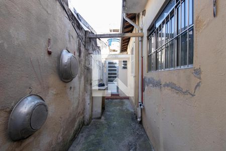 Casa à venda com 180m², 3 quartos e 2 vagas Casa à venda com 180m², 3 quartos e 2 vagasCorredor