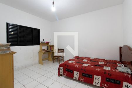 Casa à venda com 180m², 3 quartos e 2 vagas Casa à venda com 180m², 3 quartos e 2 vagasQuarto 2