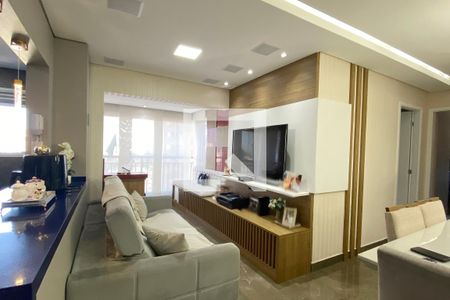 Sala de apartamento para alugar com 2 quartos, 60m² em Jardim Tupanci, Barueri