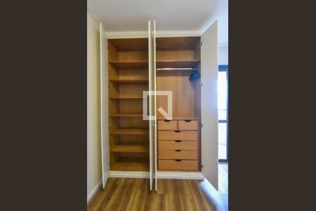 Apartamento para alugar com 180m², 4 quartos e 3 vagasQuarto 03