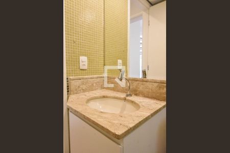Apartamento para alugar com 180m², 4 quartos e 3 vagasBanheiro 02