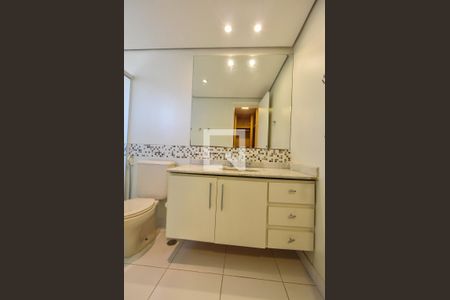 Apartamento para alugar com 180m², 4 quartos e 3 vagasBanheiro Suíte 02