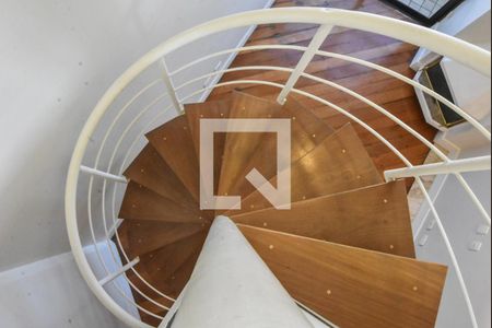 Apartamento para alugar com 180m², 4 quartos e 3 vagasEscada 