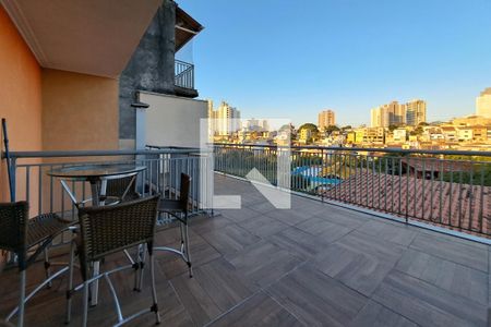 Casa para alugar com 425m², 5 quartos e 4 vagas Casa para alugar com 425m², 5 quartos e 4 vagasVaranda Sala de TV