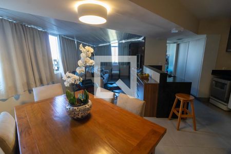 Apartamento à venda com 100m², 2 quartos e 1 vagaSala