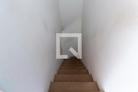 Casa à venda com 63m², 2 quartos e 1 vagaEscada