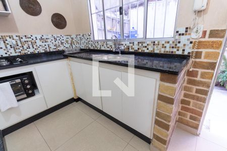 Casa à venda com 63m², 2 quartos e 1 vagaCozinha - Armários