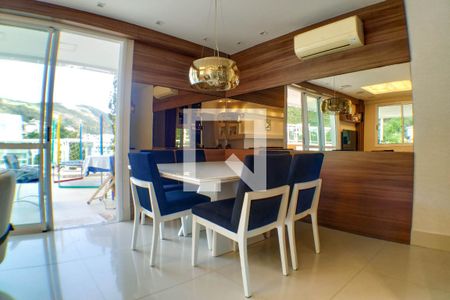 Sala de apartamento à venda com 4 quartos, 240m² em Charitas, Niterói