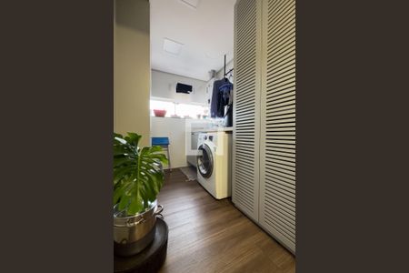 Apartamento à venda com 123m², 3 quartos e 3 vagas Apartamento à venda com 123m², 3 quartos e 3 vagasÁrea de Serviço