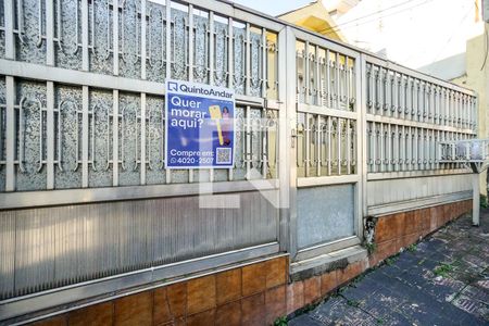 Casa à venda com 90m², 2 quartos e 1 vaga Casa à venda com 90m², 2 quartos e 1 vagaFachada