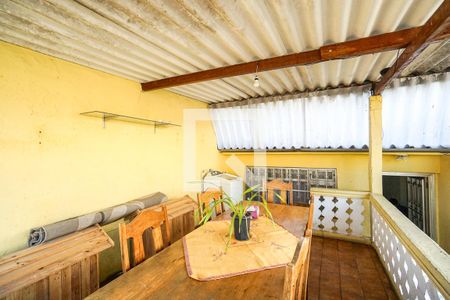 Casa à venda com 90m², 2 quartos e 1 vaga Casa à venda com 90m², 2 quartos e 1 vagaTerraço