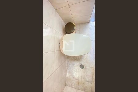 Casa à venda com 198m², 3 quartos e 2 vagasBanheiro - Área de Serviço Descoberta