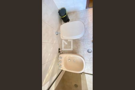 Casa à venda com 198m², 3 quartos e 2 vagasBanheiro - Suíte 