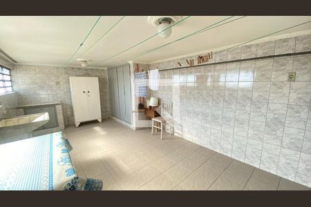 Casa à venda com 198m², 3 quartos e 2 vagasÁrea de Serviço Coberta 